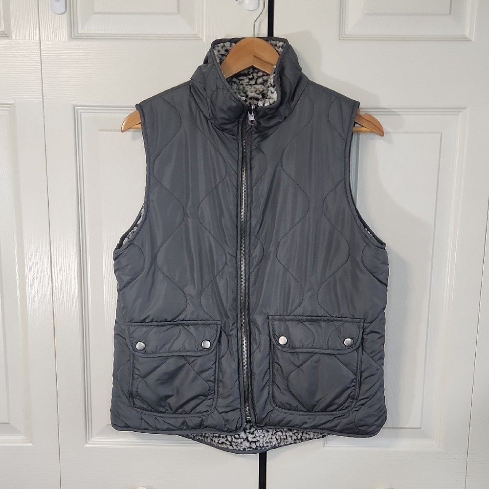 Thread & Supply Womens Gray Quilted Reversible Vest Size Med Sherpa Gorpcore